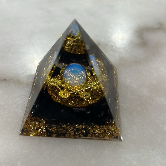 Cleanse Opaline and Onyx Orgonite Pyramid - Picture 4 of 6